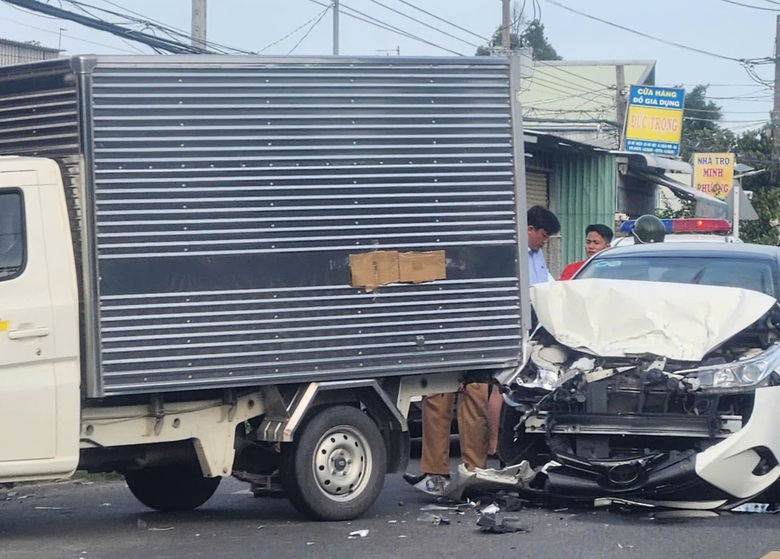 Tr&aacute;nh xe b&aacute;n tải, xe tải đ&acirc;m v&agrave;o nh&agrave; d&acirc;n tr&ecirc;n QL91 qua An Giang - Ảnh 5.