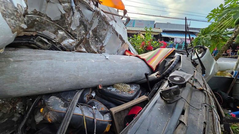 An Giang: Lao v&agrave;o cột điện, t&agrave;i xế xe cứu hộ tử vong tại chỗ- Ảnh 2.