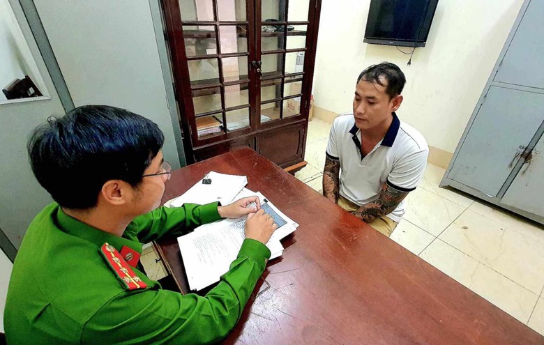 Khởi tố thanh ni&ecirc;n thu&ecirc; nhiều xe tự l&aacute;i, l&agrave;m giả giấy tờ mang đi cầm cố- Ảnh 1.