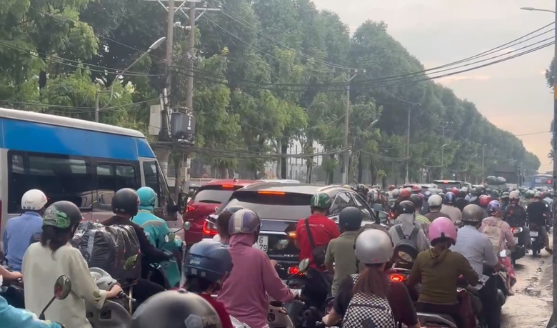 TP.HCM: Hai xe m&aacute;y va chạm tr&ecirc;n đường Quang Trung, một người tử vong- Ảnh 2.