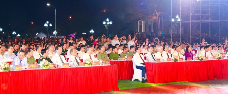 Khai mạc Lễ hội L&agrave;ng Sen năm 2025 v&agrave; kh&aacute;nh th&agrave;nh tượng đ&agrave;i &ldquo;B&aacute;c Hồ về thăm qu&ecirc;&rdquo;- Ảnh 1.