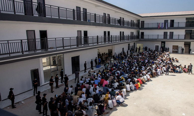 Đưa hơn 450 c&ocirc;ng d&acirc;n Việt Nam bị tạm giữ tại Myanmar về nước an to&agrave;n- Ảnh 1.