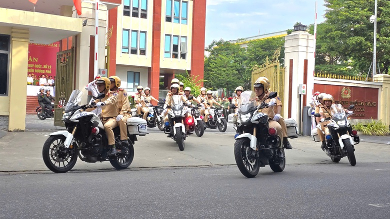 C&ocirc;ng an Đ&agrave; Nẵng mở cao điểm trấn &aacute;p tội phạm đường phố- Ảnh 3.