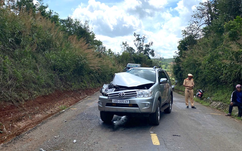 Tai nạn li&ecirc;n ho&agrave;n ở Đắk N&ocirc;ng, t&agrave;i xế xe đầu k&eacute;o v&agrave; xe m&aacute;y tử vong tại chỗ- Ảnh 3.