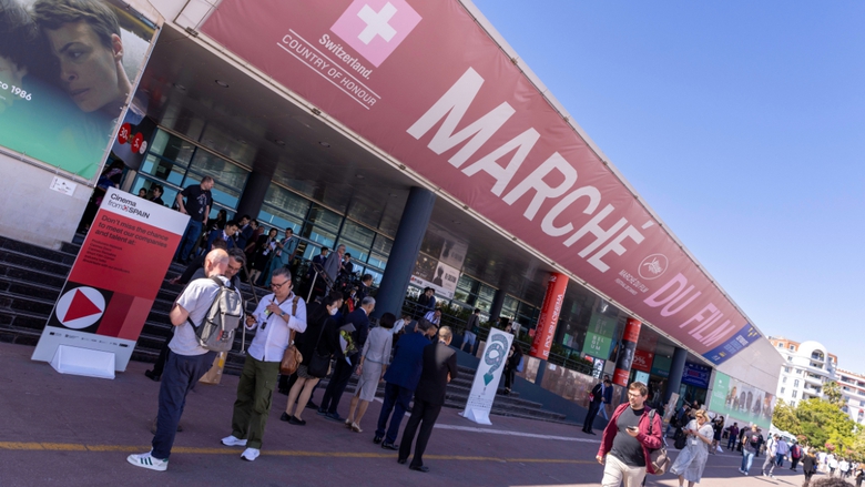 Chợ phim Cannes giao dịch thận trọng sau tuy&ecirc;n bố &aacute;p thuế 100% của Tổng thống Donald Trump- Ảnh 3.