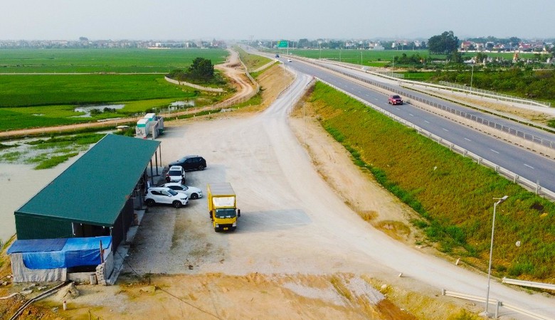 Cục Đường bộ yêu cầu siết chất lượng trạm dừng nghỉ tạm trên cao tốc Bắc - Nam- Ảnh 1. Cục Đường bộ yêu cầu siết chất lượng trạm dừng nghỉ tạm trên cao tốc Bắc - Nam- Ảnh 1.