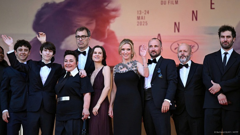 Chợ phim Cannes giao dịch thận trọng sau tuy&ecirc;n bố &aacute;p thuế 100% của Tổng thống Donald Trump- Ảnh 1.