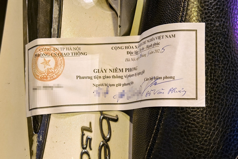 H&agrave; Nội: Uống bia "ch&agrave;o h&egrave;", nam c&ocirc;ng nh&acirc;n bị phạt gần 10 triệu đồng- Ảnh 8.