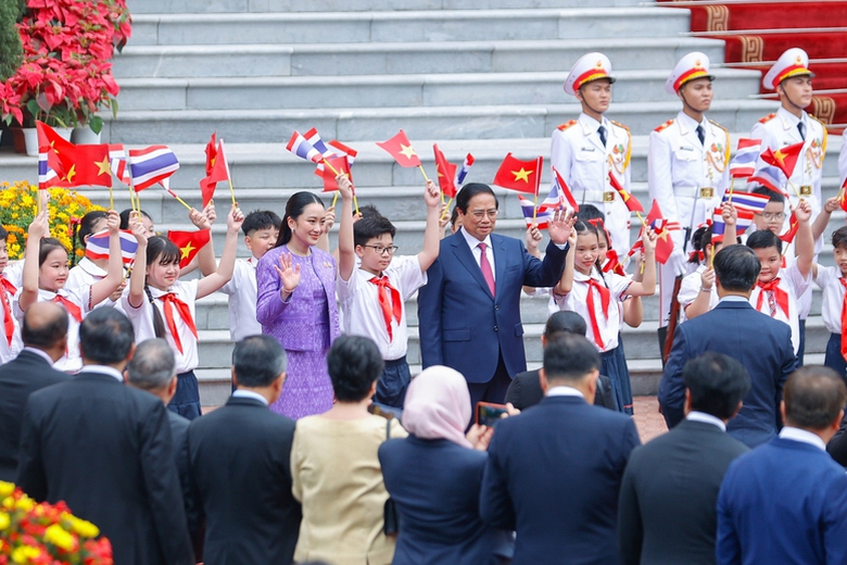 Thủ tướng Phạm Minh Ch&iacute;nh chủ tr&igrave; lễ đ&oacute;n ch&iacute;nh thức Thủ tướng Th&aacute;i Lan thăm Việt Nam- Ảnh 3.