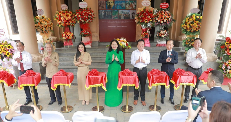 Khắc họa h&igrave;nh ảnh B&aacute;c Hồ trong c&aacute;c t&aacute;c phẩm mỹ thuật- Ảnh 1.