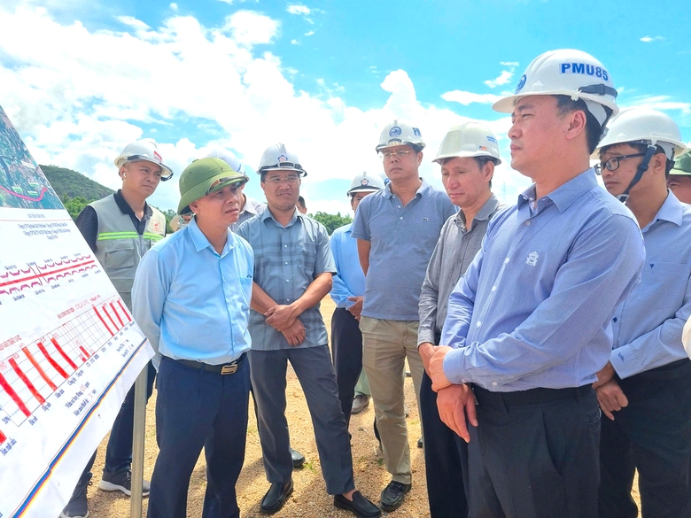 Tuyệt đối kh&ocirc;ng để chậm tiến độ cao tốc Quy Nhơn - Ch&iacute; Thạnh- Ảnh 2.