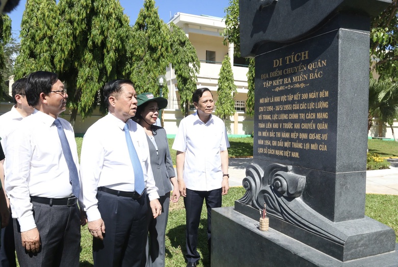 L&atilde;nh đạo Đảng, Nh&agrave; nước d&acirc;ng hoa tại Di t&iacute;ch Quốc gia Cảng Quy Nhơn- Ảnh 3.