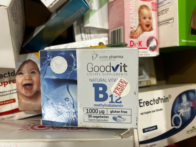 Tạm giữ h&igrave;nh sự dược sĩ sản xuất, bu&ocirc;n b&aacute;n hơn 100 tấn thực phẩm chức năng giả- Ảnh 2.