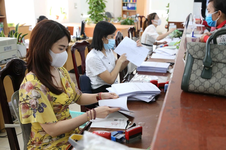 Đ&aacute;nh gi&aacute; KPI c&ocirc;ng chức c&aacute;ch n&agrave;o để loại bỏ những người "cắp &ocirc;"?- Ảnh 1.