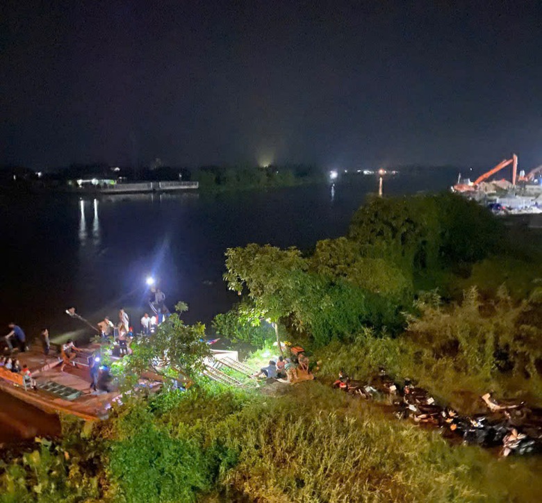 Long An: Thanh ni&ecirc;n nhảy cầu Đức Huệ xuống s&ocirc;ng V&agrave;m Cỏ Đ&ocirc;ng- Ảnh 1.