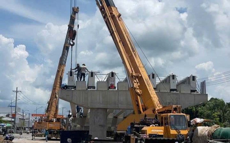 Kiên Giang: Cầu Vàm Xáng Thị Đội gác dầm 6/9 nhịp, quyết tâm về đích trước hạn- Ảnh 4. Kiên Giang: Cầu Vàm Xáng Thị Đội gác dầm 6/9 nhịp, quyết tâm về đích trước hạn- Ảnh 4.