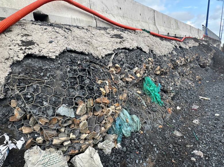 TP.HCM: Cầu Tăng Long thảm b&ecirc; t&ocirc;ng nhựa phẳng phiu sau khi bị sụt l&uacute;n v&agrave; rạn nứt mố cầu- Ảnh 8.