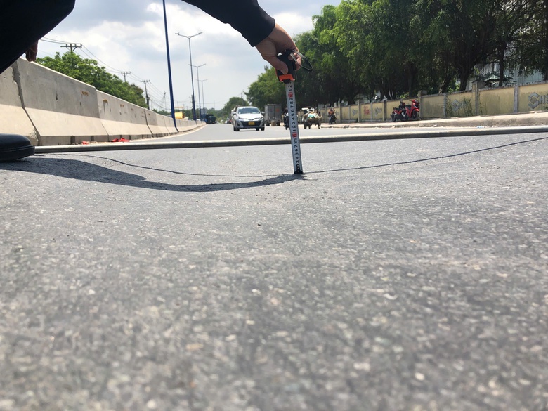 TP.HCM: Cầu Tăng Long thảm b&ecirc; t&ocirc;ng nhựa phẳng phiu sau khi bị sụt l&uacute;n v&agrave; rạn nứt mố cầu- Ảnh 3.