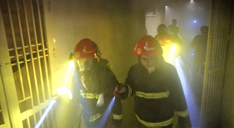 Ch&aacute;y chung cư ở Đ&agrave; Nẵng, cư d&acirc;n hốt hoảng th&aacute;o chạy- Ảnh 2.