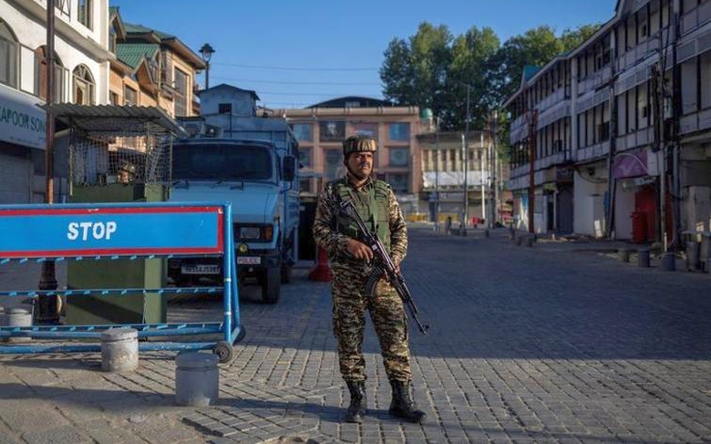 Pakistan k&ecirc;u gọi người d&acirc;n t&iacute;ch trữ lương thực giữa l&uacute;c căng thẳng với Ấn Độ leo thang