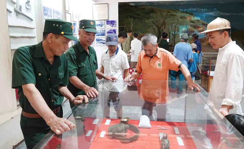 Khoảng 15.000 người về Ng&atilde; ba Đồng Lộc tri &acirc;n trong dịp lễ 30/4- Ảnh 6.