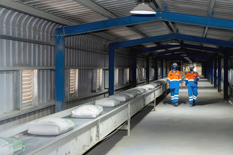 Doanh nghiệp vật liệu giải b&agrave;i to&aacute;n giảm ph&aacute;t thải- Ảnh 2.