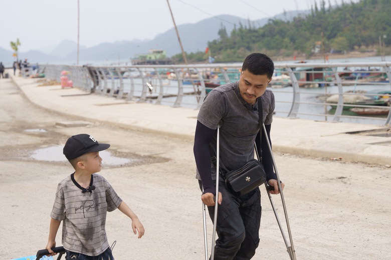 "Bố ơi mình đi đâu thế?" tập 1: Phan Đinh Tùng, Trung Ruồi cùng các con sống ở đảo- Ảnh 7. "Bố ơi mình đi đâu thế?" tập 1: Phan Đinh Tùng, Trung Ruồi cùng các con sống ở đảo- Ảnh 7.