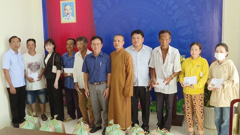 Thăm hỏi, hỗ trợ nạn nhân tai nạn giao thông hoàn cảnh khó khăn tại Bạc Liêu- Ảnh 1. Thăm hỏi, hỗ trợ nạn nhân tai nạn giao thông hoàn cảnh khó khăn tại Bạc Liêu- Ảnh 1.