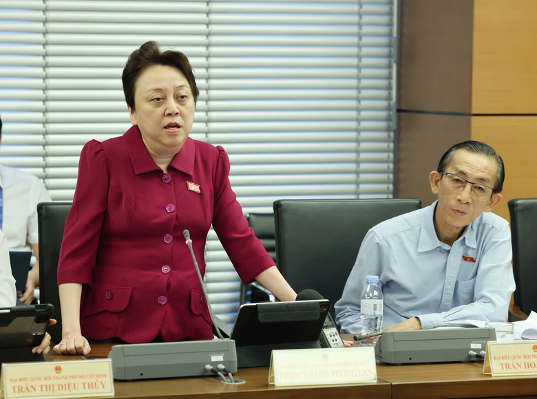 ĐBQH: Làm thuốc giả là kinh doanh trên nỗi đau người bệnh, sao lại được thoát án tử hình?- Ảnh 1. ĐBQH: Làm thuốc giả là kinh doanh trên nỗi đau người bệnh, sao lại được thoát án tử hình?- Ảnh 1.