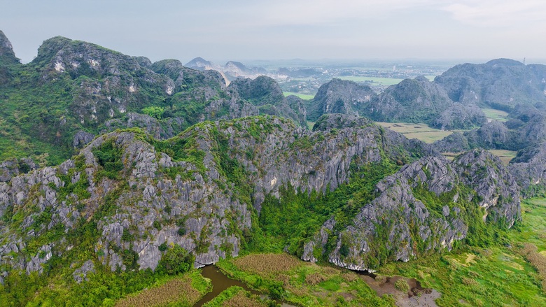 Đầm V&acirc;n Long - B&aacute;u vật thi&ecirc;n nhi&ecirc;n giữa v&ugrave;ng n&uacute;i đ&aacute; v&ocirc;i Ninh B&igrave;nh- Ảnh 5.