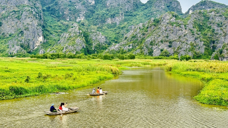 Đầm V&acirc;n Long - B&aacute;u vật thi&ecirc;n nhi&ecirc;n giữa v&ugrave;ng n&uacute;i đ&aacute; v&ocirc;i Ninh B&igrave;nh- Ảnh 6.