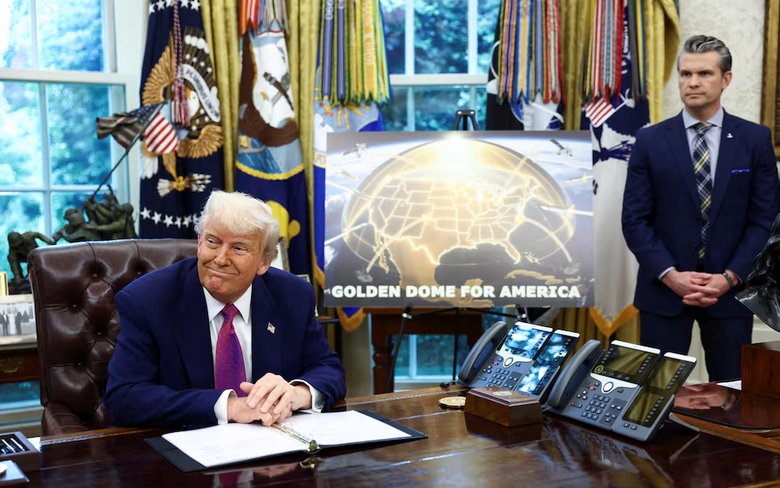 Tổng thống Trump chốt thiết kế l&aacute; chắn V&ograve;m V&agrave;ng trị gi&aacute; 175 tỷ USD