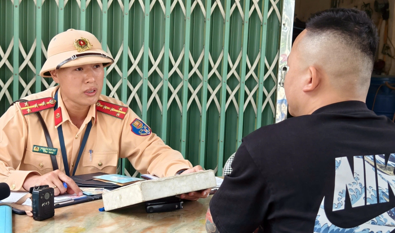 H&agrave; Nội: CSGT b&iacute; mật ghi h&igrave;nh, nhiều &ocirc; t&ocirc;, xe m&aacute;y chạy qu&aacute; tốc độ bị phạt- Ảnh 3.