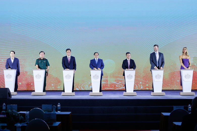 Thủ tướng: Phấn đấu hoàn thành dự án Trump International Hưng Yên trong 2 năm- Ảnh 2. Thủ tướng: Phấn đấu hoàn thành dự án Trump International Hưng Yên trong 2 năm- Ảnh 2.