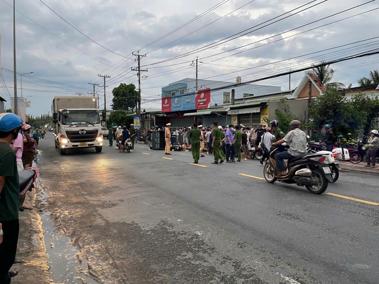 Long An: Xe ba g&aacute;c m&aacute;y t&ocirc;ng m&ocirc; t&ocirc;, một người phụ nữ tử vong tại chỗ- Ảnh 1.