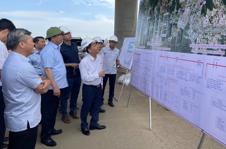 Bộ trưởng Trần Hồng Minh: Tiến độ giải ph&oacute;ng mặt bằng của Đồng Nai qu&aacute; chậm- Ảnh 1.