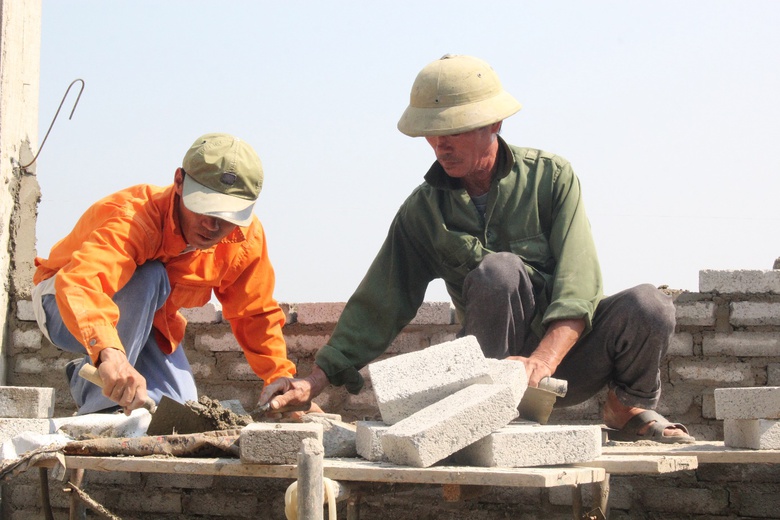 H&agrave; Tĩnh: Thợ x&acirc;y được trả nửa triệu đồng/ng&agrave;y vẫn kh&oacute; t&igrave;m- Ảnh 2.