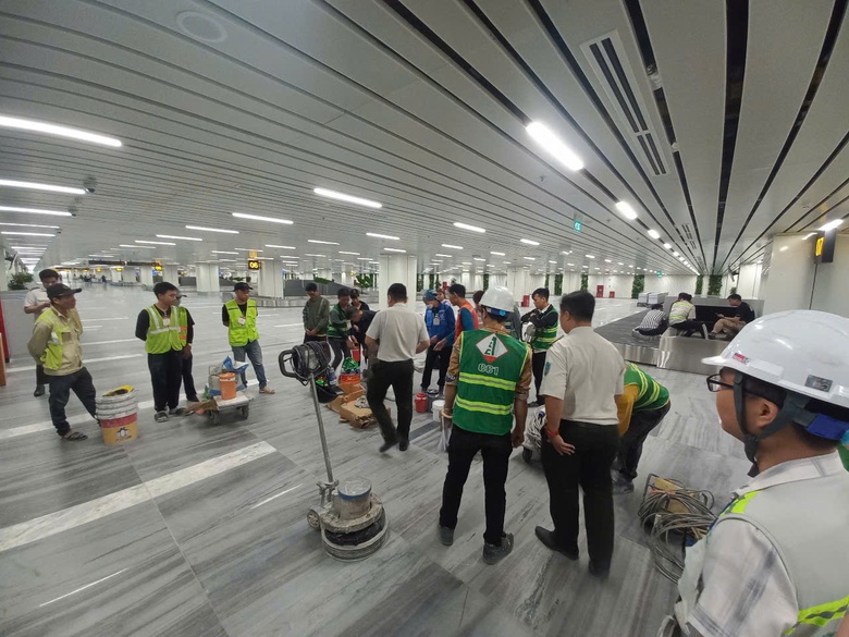 Ho&agrave;n thiện nền đ&aacute; nh&agrave; ga T3 T&acirc;n Sơn Nhất trong th&aacute;ng 6- Ảnh 2.