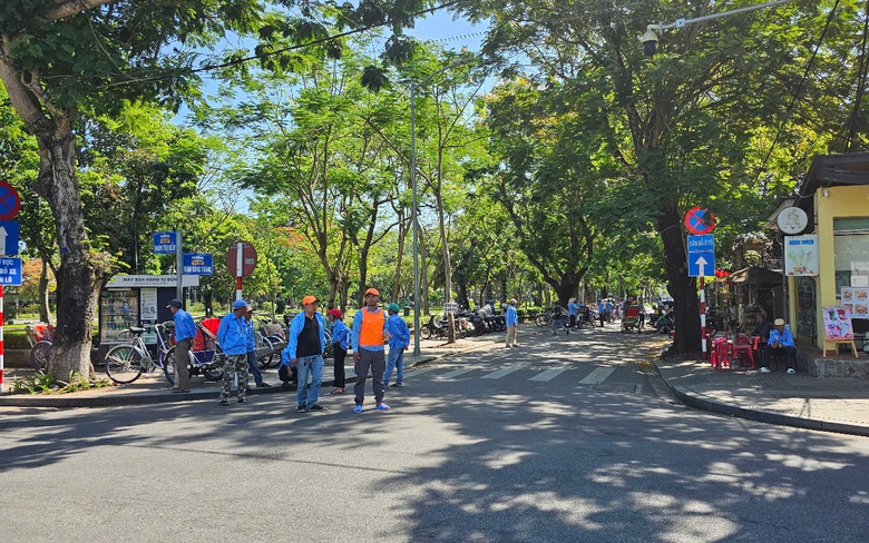 Huế: Chưa cắm biển b&aacute;o giới hạn tốc độ, xe động cơ điện buộc phải dừng hoạt động- Ảnh 1.