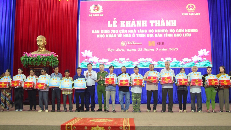 Bạc Li&ecirc;u: Kh&aacute;nh th&agrave;nh, b&agrave;n giao 700 căn nh&agrave; hỗ trợ hộ ngh&egrave;o, cận ngh&egrave;o- Ảnh 3.
