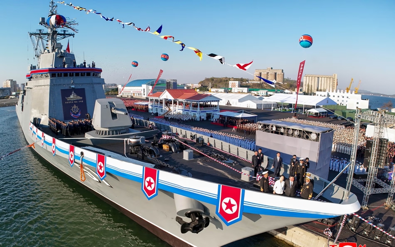 T&agrave;u khu trục 5.000 tấn của Triều Ti&ecirc;n gặp sự cố nghi&ecirc;m trọng ngay trong lễ hạ thủy