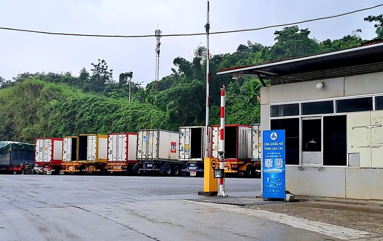 H&agrave;nh tr&igrave;nh 30 ph&uacute;t vượt bi&ecirc;n của vải thiều ở cửa khẩu L&agrave;o Cai- Ảnh 3.