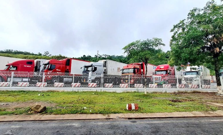 H&agrave;nh tr&igrave;nh 30 ph&uacute;t vượt bi&ecirc;n của vải thiều ở cửa khẩu L&agrave;o Cai- Ảnh 5.