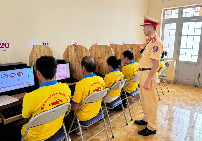 C&ocirc;ng an Đắk Lắk tổ chức kỳ s&aacute;t hạch l&aacute;i xe đầu ti&ecirc;n sau khi tiếp nhận nhiệm vụ mới- Ảnh 2.