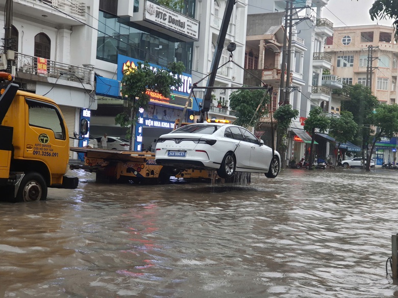 Mưa lớn g&acirc;y ngập s&acirc;u nhiều tuyến phố ở Hải Dương- Ảnh 1.