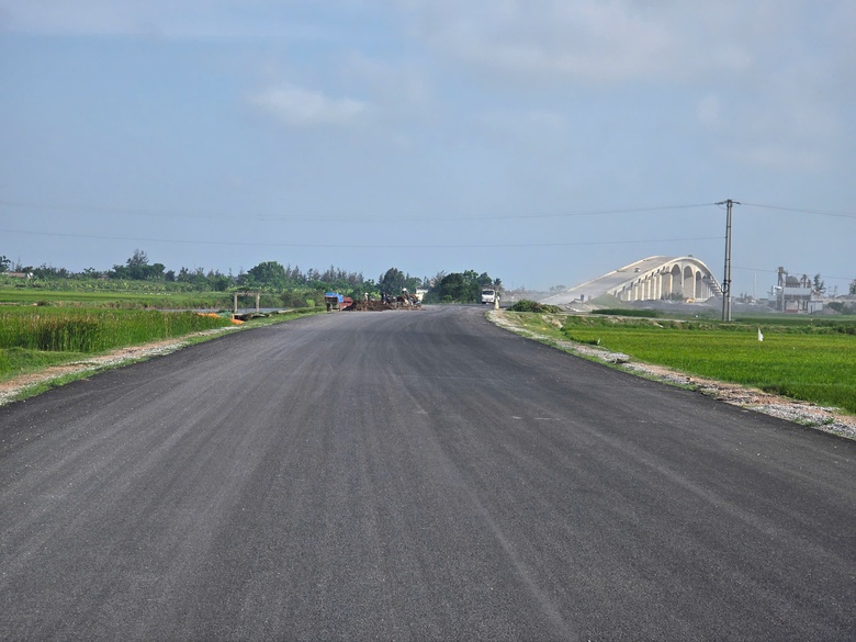 Th&aacute;i B&igrave;nh tăng tốc thi c&ocirc;ng đường ven biển, kịp th&ocirc;ng xe dịp 2/9- Ảnh 4.