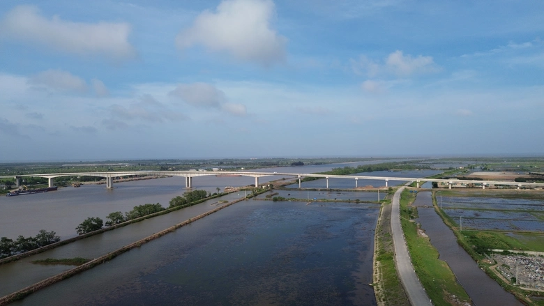 Th&aacute;i B&igrave;nh tăng tốc thi c&ocirc;ng đường ven biển, kịp th&ocirc;ng xe dịp 2/9- Ảnh 1.