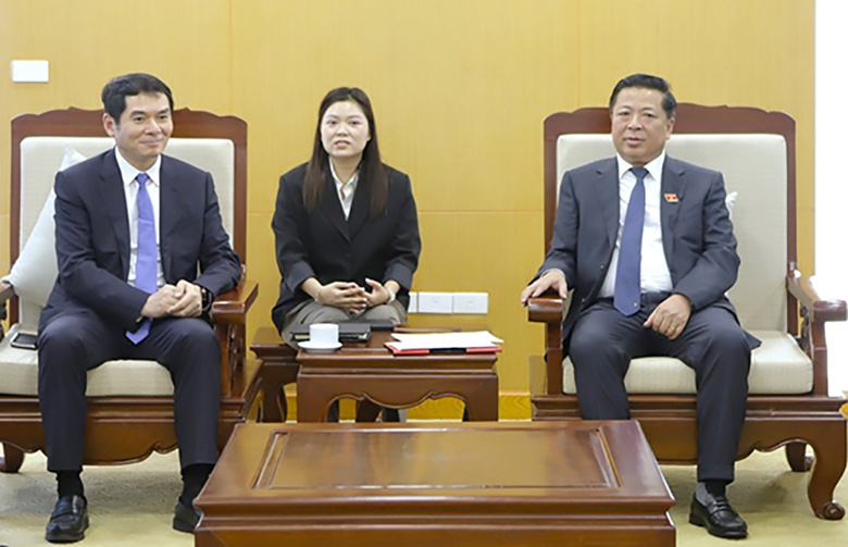 Minister Tran Hong Minh, MCC Vice Chairman discuss infrastructure cooperation- Ảnh 1.