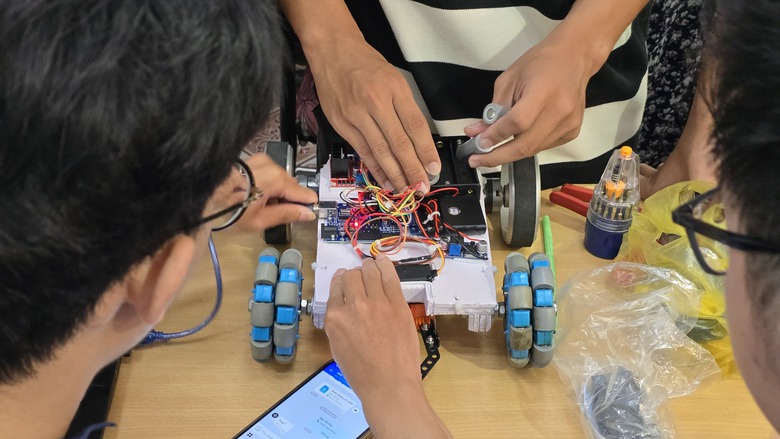 Xem học sinh, sinh vi&ecirc;n Đ&agrave; Nẵng, Quảng Nam tranh t&agrave;i tại robot MUCE 2025- Ảnh 3.