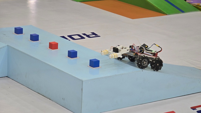 Xem học sinh, sinh vi&ecirc;n Đ&agrave; Nẵng, Quảng Nam tranh t&agrave;i tại robot MUCE 2025- Ảnh 4.